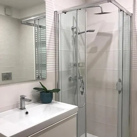 Central Modern Studio Apartman *