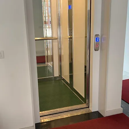 Central Modern Studio Apartman *