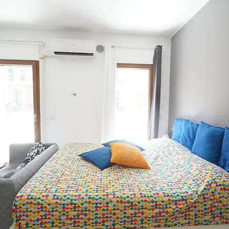 Central Modern Studio Apartman *